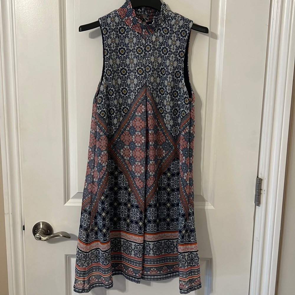 Speechless high neck maxi dress. Pink and Blue floral. Size: Small